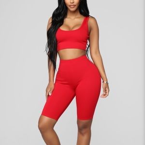 ‼️ FLASH SALE Fashinova red 2 piece outfit ❤️‼️